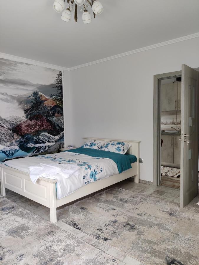 Vizuina Lupului Hotel Gura Humorului Eksteriør billede