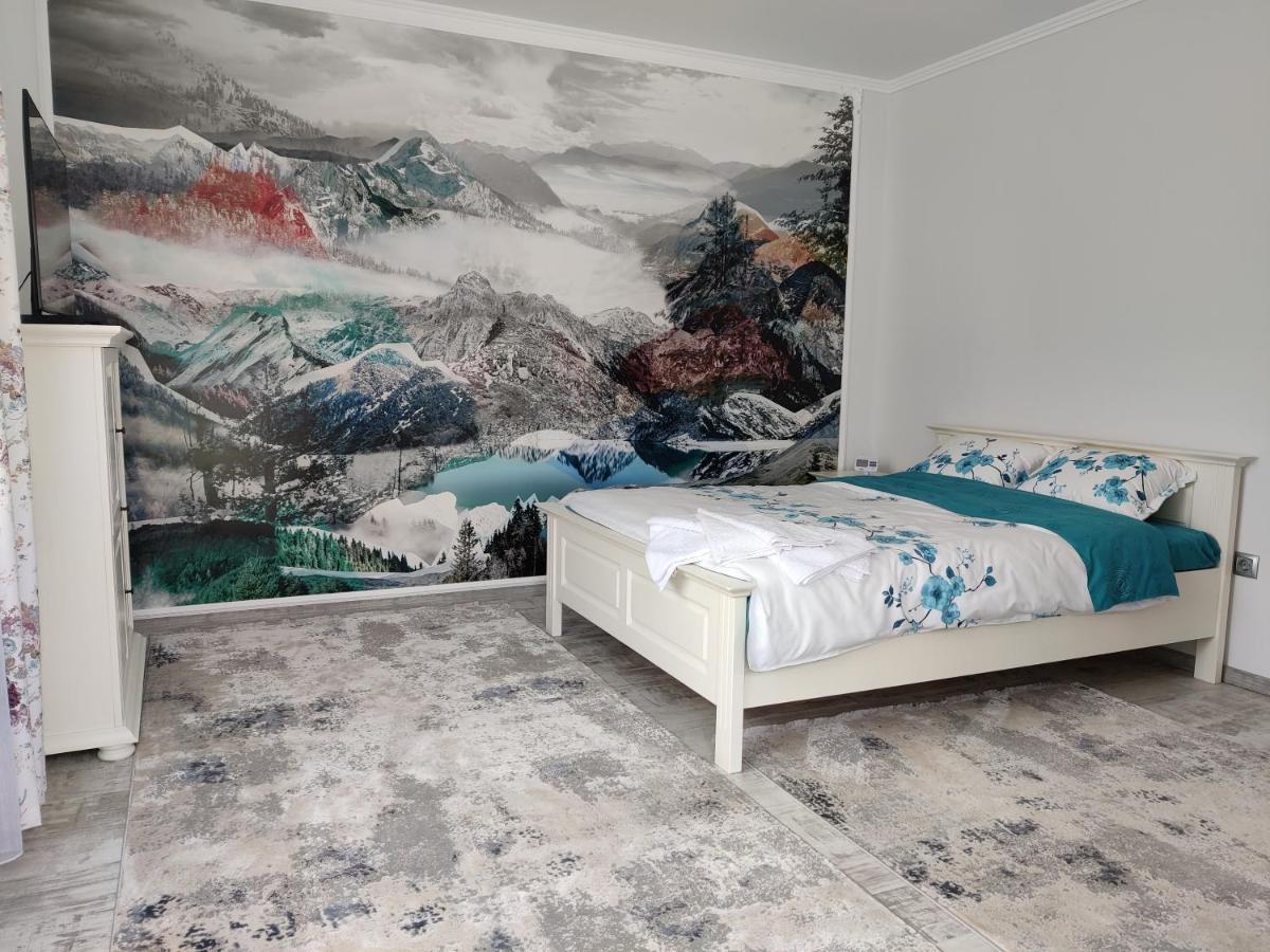 Vizuina Lupului Hotel Gura Humorului Eksteriør billede