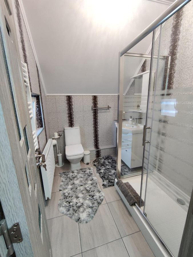 Vizuina Lupului Hotel Gura Humorului Eksteriør billede